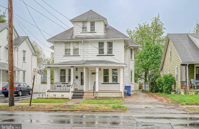 719 BURLINGTON Avenue photos photos