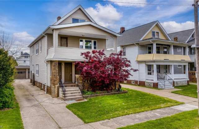 2058 Wascana Avenue photos photos
