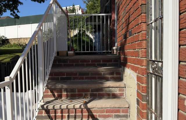 827 Hylan Boulevard Gallery 2