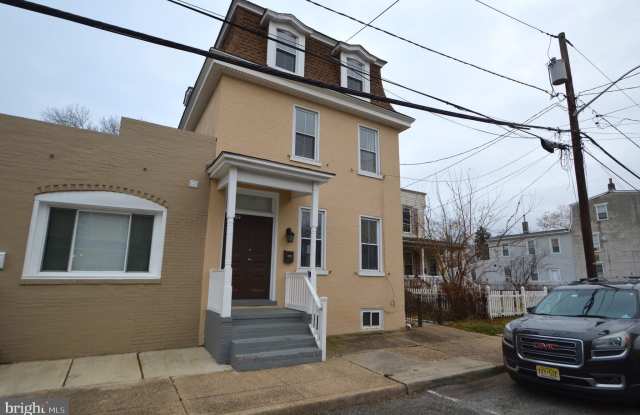 322 JONES Avenue photos photos