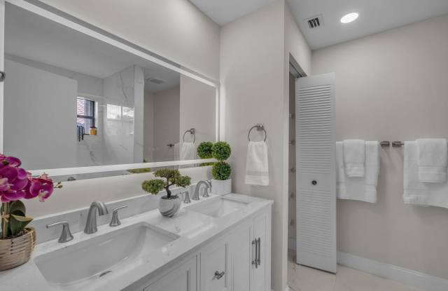1744 Shoreside Circle photos photos