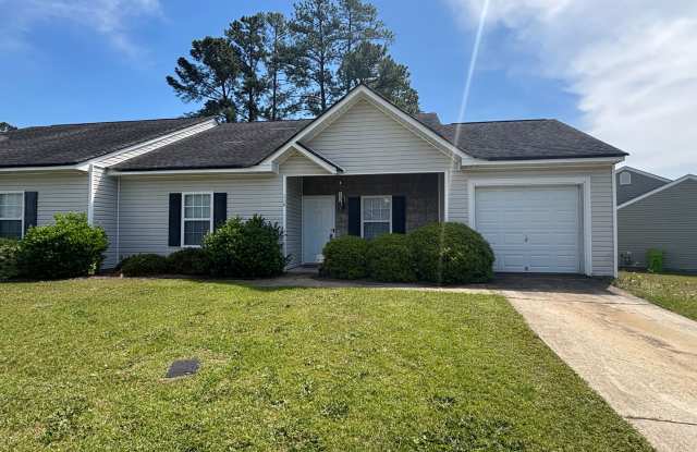 AVAILABLE NOW  MOVE-IN READY IN BLYTHEWOOD! - 114 Weeping Willow Circle, Richland County, SC 29016