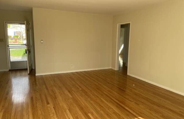 10935 Nassau Street Gallery 2