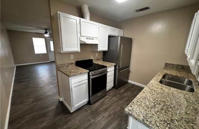 301 Rockwood Drive - 301 Rockwood Drive, Wimberley, TX 78676