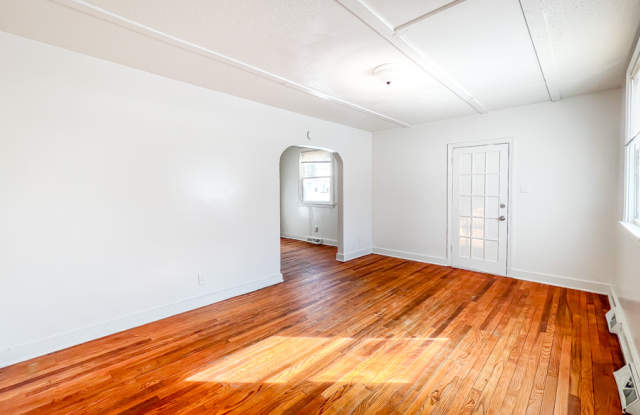 1113 Evergreen Ave Gallery 3