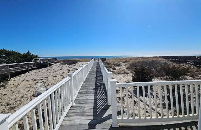 807 Dune Road Gallery 3
