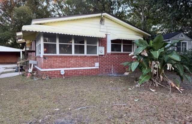 Comfortable 3-Bedroom Home for Rent photos photos