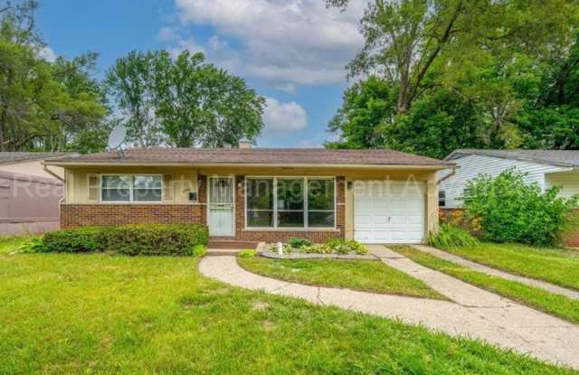 Updates Everywhere! 2/3 Bedrooms in Oak Park photos photos