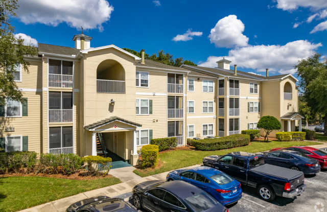 18416 Bridle Club Dr - 18416 Bridle Club Drive, Tampa, FL 33647
