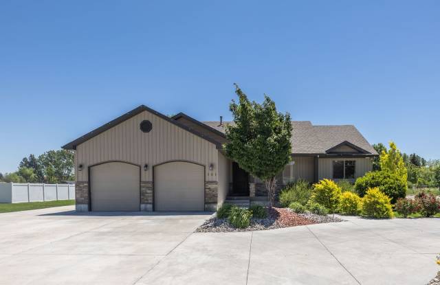 BEAUTIFUL 5 BED 3 BATH HOME IN FIRTH photos photos