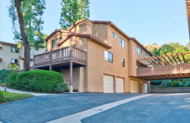 Beautiful End-Unit Townhome Centraly Located photos photos