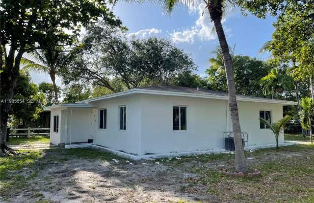 771 NE 137th St photos photos