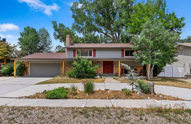 Cozy  Beautiful 4-Bed, 2-Bath Sandy Home in Prime Location! photos photos Cozy  Beautiful 4-Bed, 2-Bath Sandy Home in Prime Location! photos photos