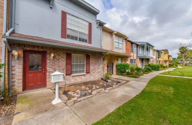 1069 Willow Oaks Circle - 1069 Willow Oaks Circle, Pasadena, TX 77506