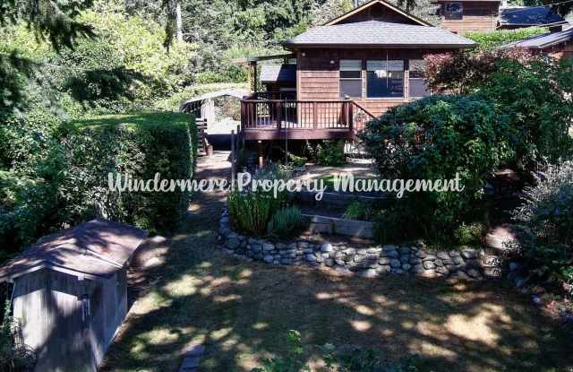Sunny, Bright 2 bed in downtown Indianola, walk to the beach! photos photos