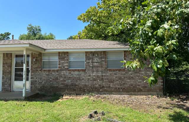 ***2 BED 1 BATH DUPLEX IN CHOCTAW*** photos photos
