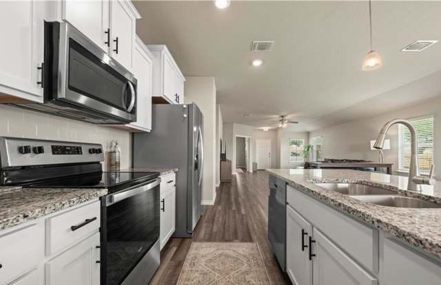 3-bedroom 2-bathroom home for rent in Clayton Ranch! Gallery 4
