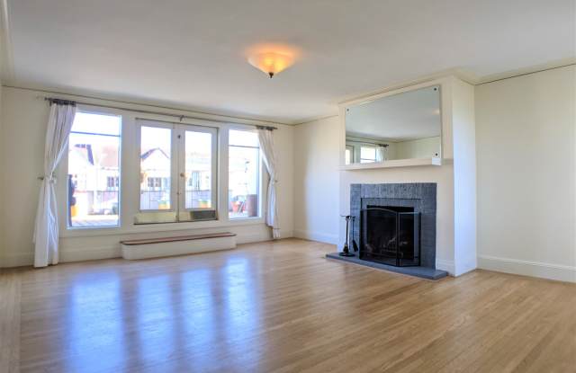 2128 Bay Street photos photos