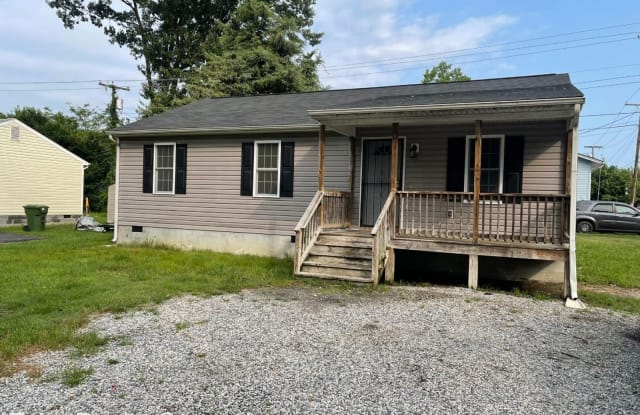 901 Maple Street - 901 Maple Street, Hopewell, VA 23860 901 Maple Street - 901 Maple Street, Hopewell, VA 23860