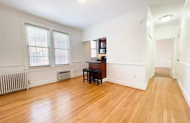 3026 Wisconsin Ave NW photos photos