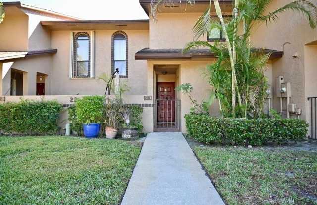 2372 NW 39th Ave photos photos