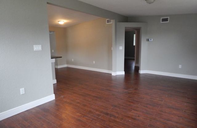 4012 W Montgomery Ter Gallery 2