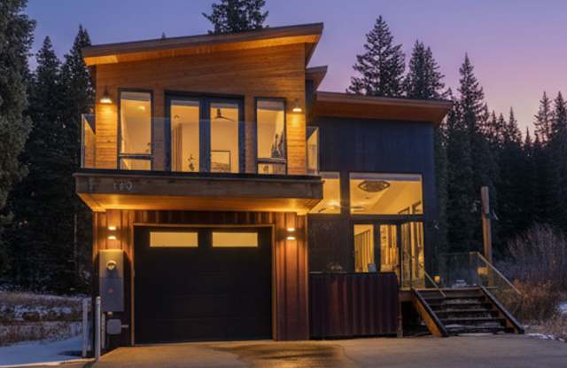 3 Bed, home with views of Quandary Peak, Hot Tub, Flexible lease terms! photos photos