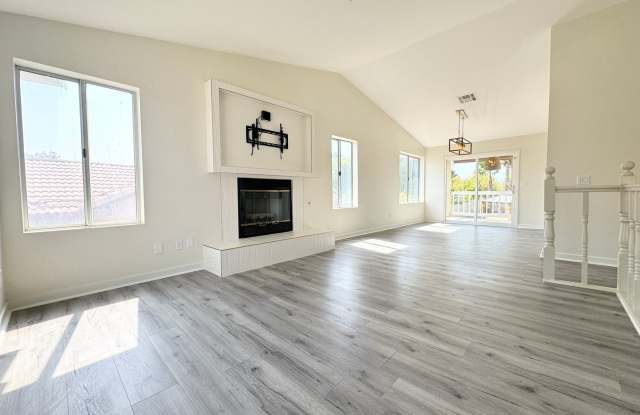 COMING SOON!!! 4 Bed/ 3 Bath Home with Pool and Solar in Cathedral City! Gallery 4
