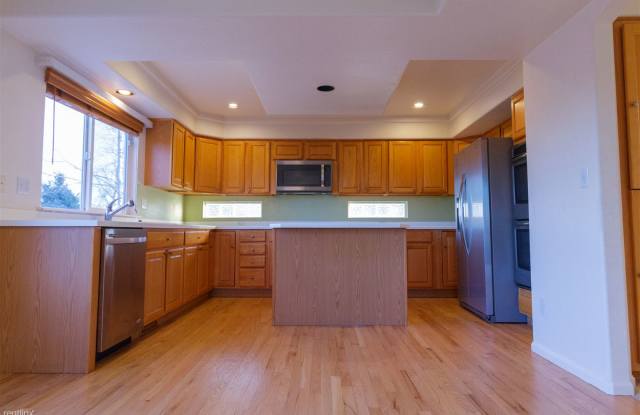 4560 Maroon Circle Gallery 4
