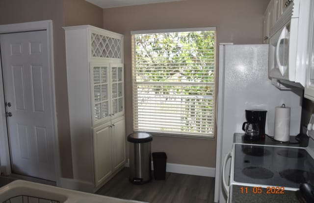 2504 Woodgate Boulevard - 1Unit #205 Gallery 3