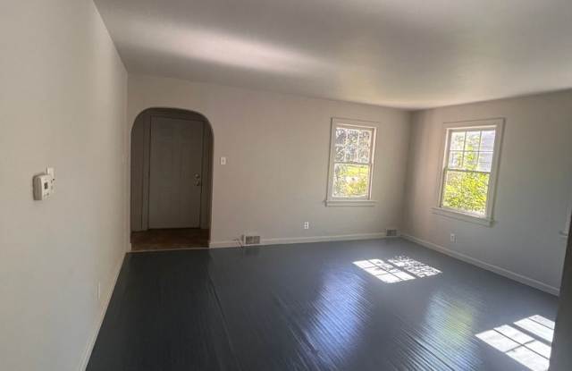 4026 Weisser Park Gallery 3