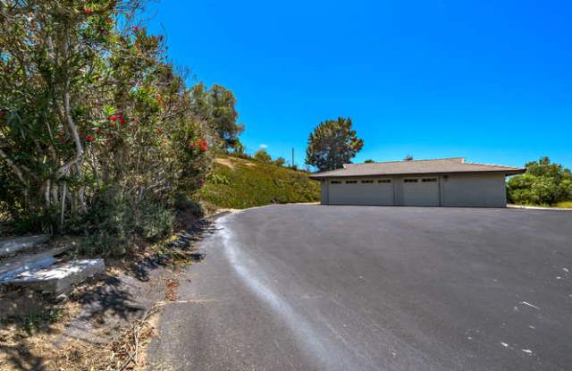 6633 W Lilac Rd Gallery 4