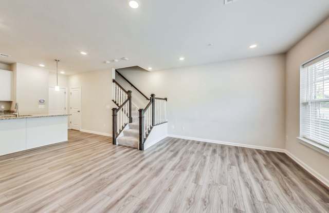 Stunning 3 bedroom, 2.5 bath townhome in the heart of Seabrook, Maryland! Gallery 4