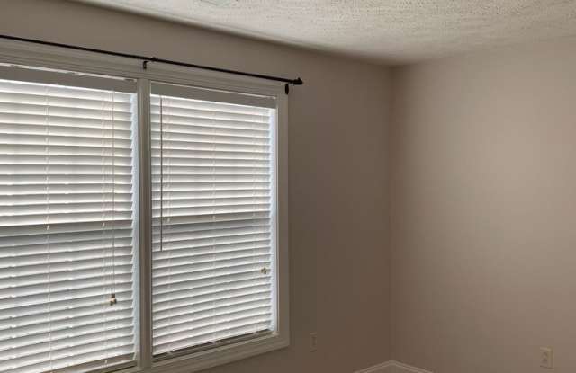 2 Bedroom 2.5 Bath Townhouse with 2 Car Garage photos photos