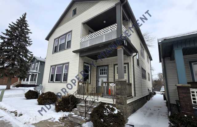 Spacious 2 bedroom Lower Level Duplex!!! photos photos