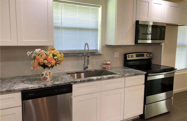 1720 Southampton Drive Gallery 3