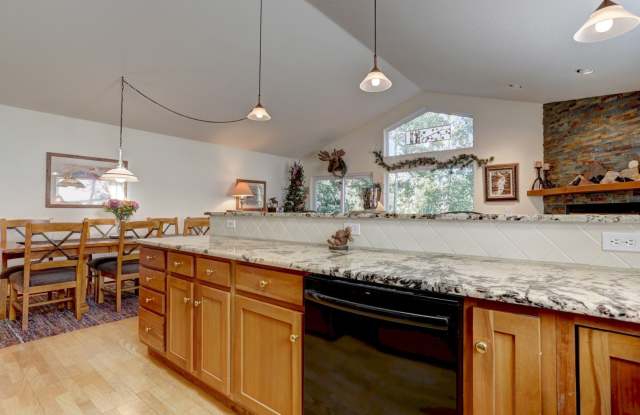 WINTER SEASON RENTAL 4BDR 3BA WILDERNEST NOV 1 2026 TO APRIL 30 2027 Gallery 4
