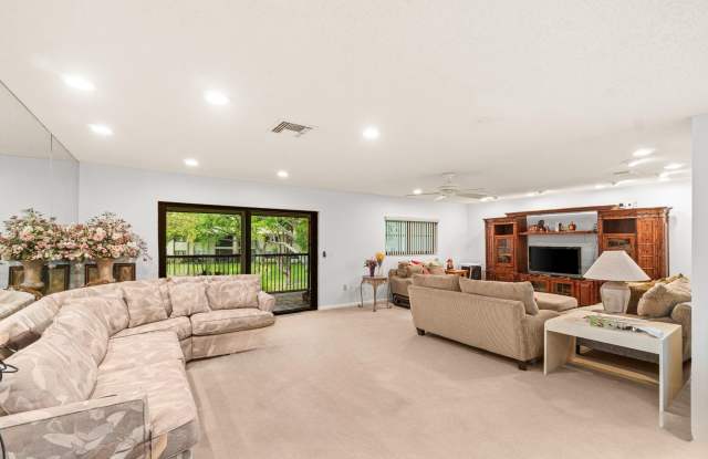46 Stratford Lane W Gallery 4
