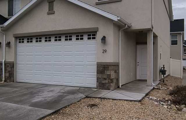3 Bedroom 3 Bathroom 2 Car Garage Townhome For rent. photos photos