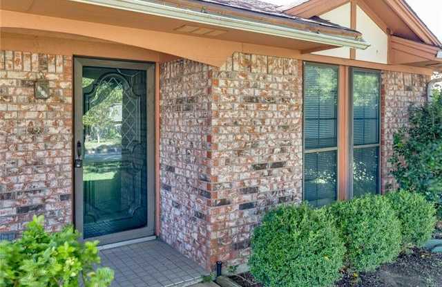 2223 Sierra Drive Gallery 3