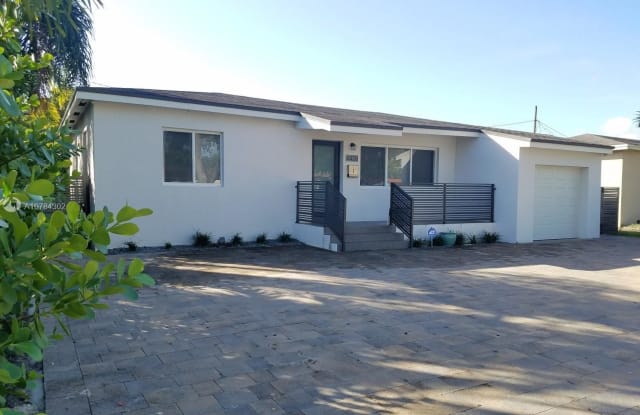 6426 SW 16th St - 6426 Southwest 16th Street, West Miami, FL 33155