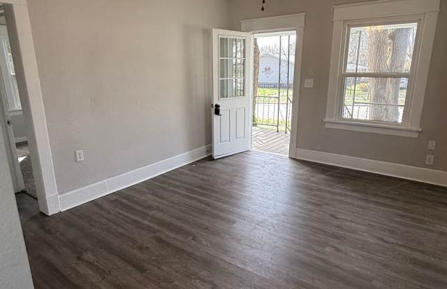 2 bedroom/1 bathroom Gallery 4