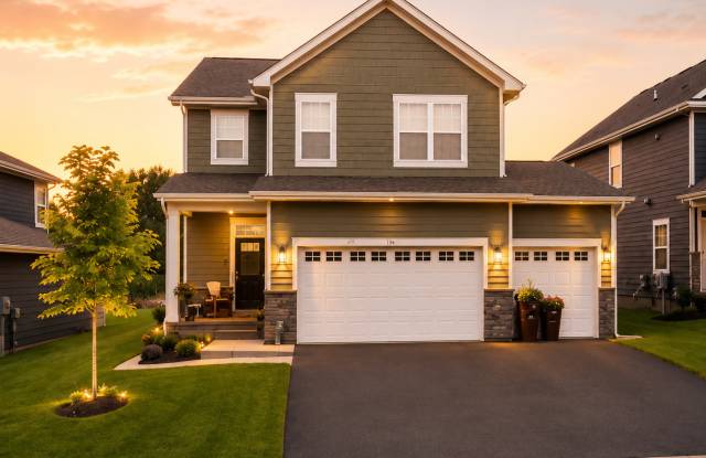Comfort & Space Await in This Stunning 4BR Dayton Home photos photos