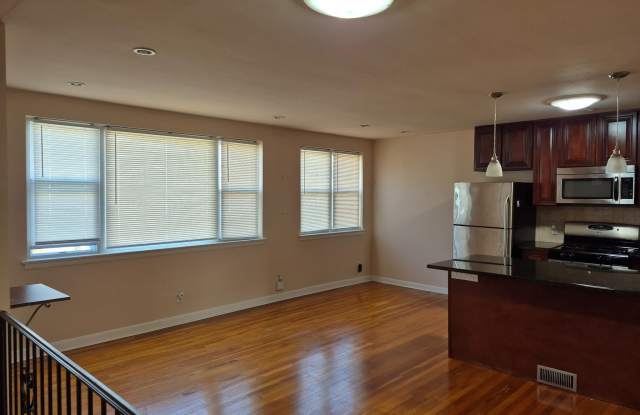 7254 MANSFIELD Avenue Gallery 4