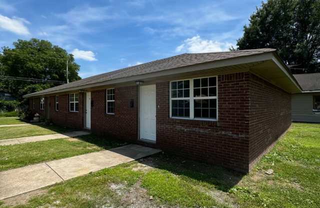 2 BED / 1 Bath Apartment in Truman.  READY NOW! photos photos