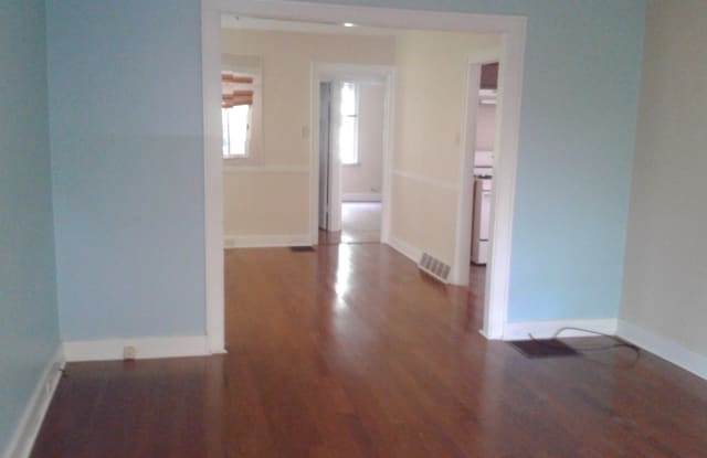 1303 Beechview Avenue Gallery 3