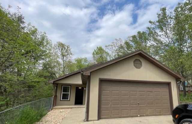 3 Bedroom Home in Merriam Woods! photos photos