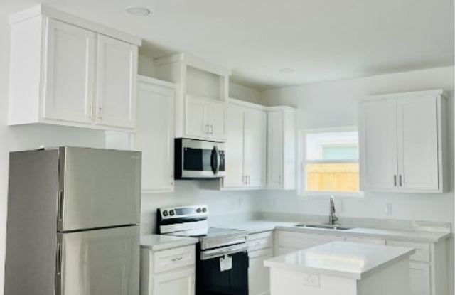 7006 N 56th Ln photos photos 7006 N 56th Ln photos photos