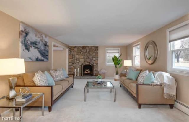 35 birch wood dr - 35 Birchwood Dr, Worcester County, MA 01520