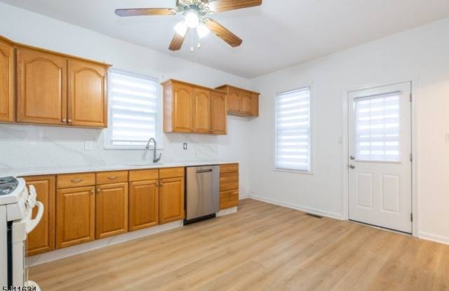 16 Major St photos photos